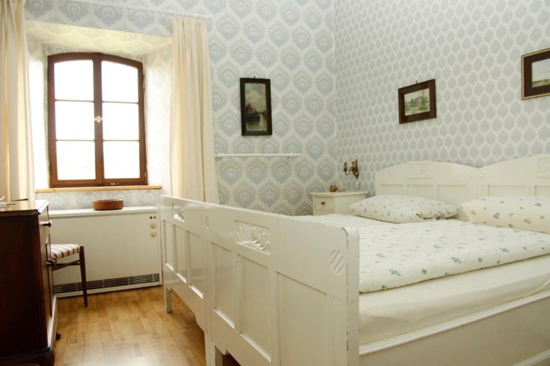 Ferienwohnung Kapelle - Urlaub auf dem Weingut Maring-Noviand Exterior foto