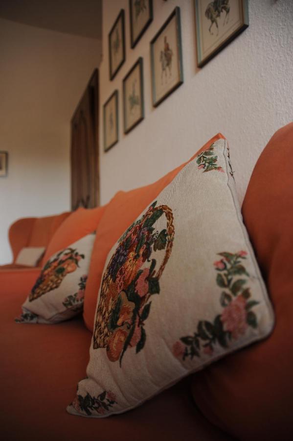 Ferienwohnung Kapelle - Urlaub auf dem Weingut Maring-Noviand Exterior foto