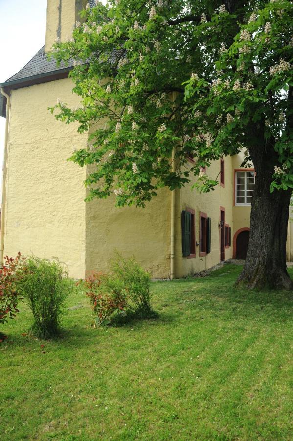 Ferienwohnung Kapelle - Urlaub auf dem Weingut Maring-Noviand Exterior foto